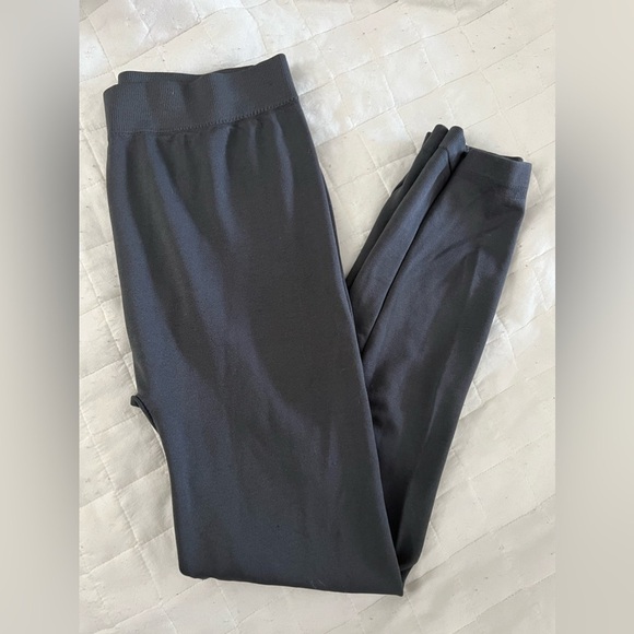 XOXO Women’s grey leggings. Size medium like new - Picture 1 of 3